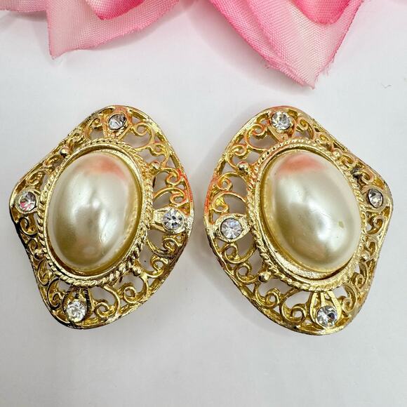 Vintage Faux Pearl Cabochon Filigree Rhinestone Huge Romantic Chic Clip Earrings - Picture 2 of 13